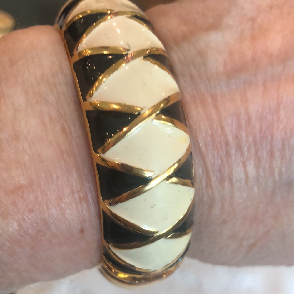 St. John Black, White and Gold Enamel Hinged Bracelet - Picture 2 of 6